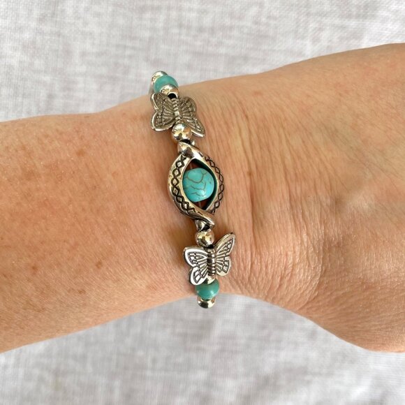 Butterfly Bracelet Turquoise Stone Beads and Silver Alloy Women Sz 6.5 to 9 in - Picture 1 of 9